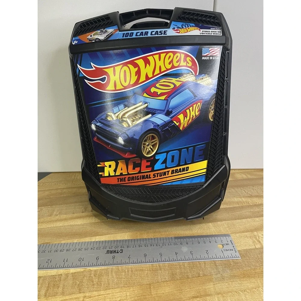 HOT WHEELS WHEELED STORAGE CARRY CASE He's missing‎ a tire